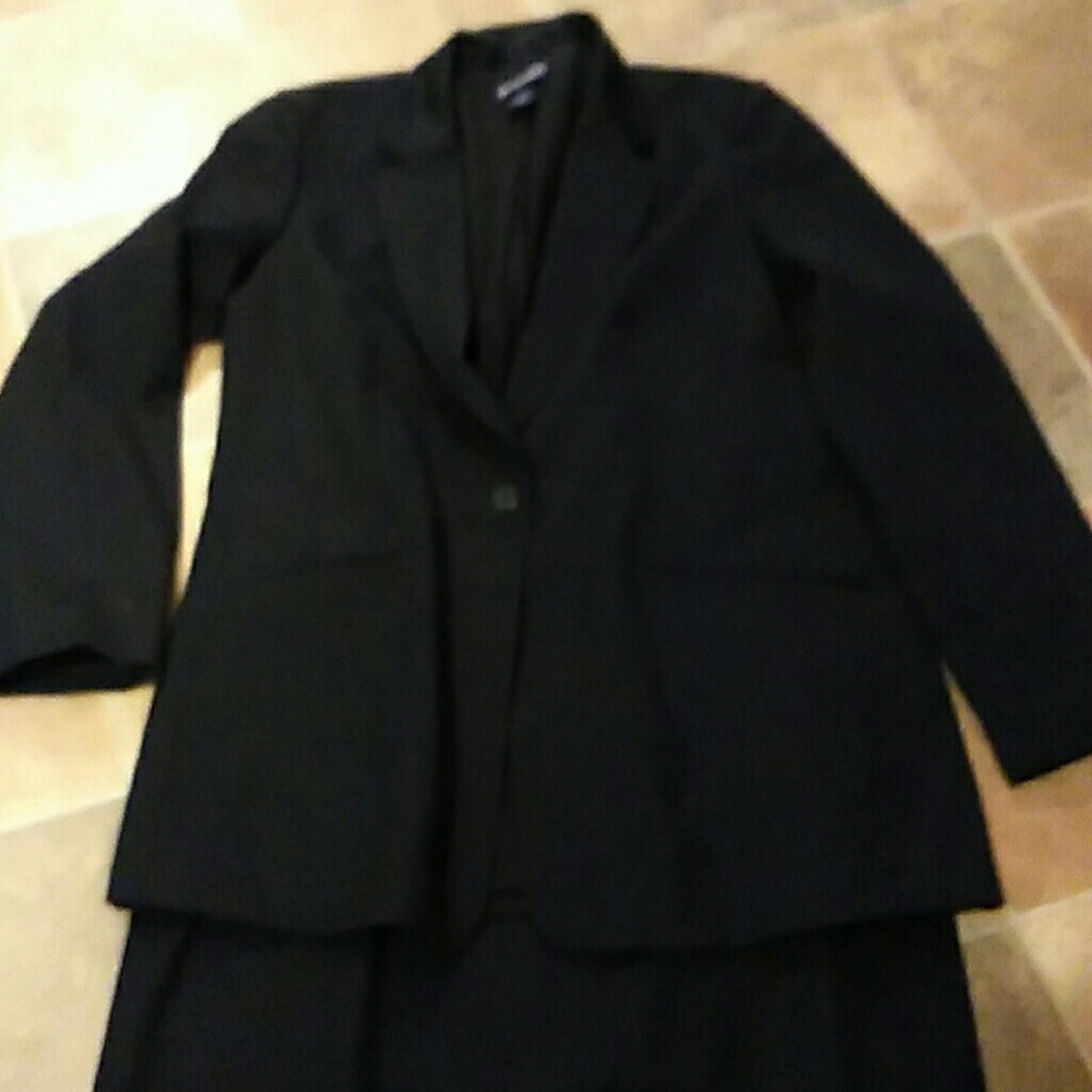 Lands' End Black Women's Skirt Suit Set